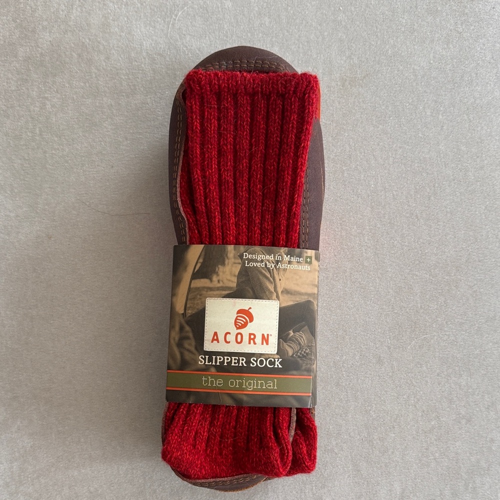 Acorn Men's Bright Red Ribbed Slipper Socks with Non-Slip Sole